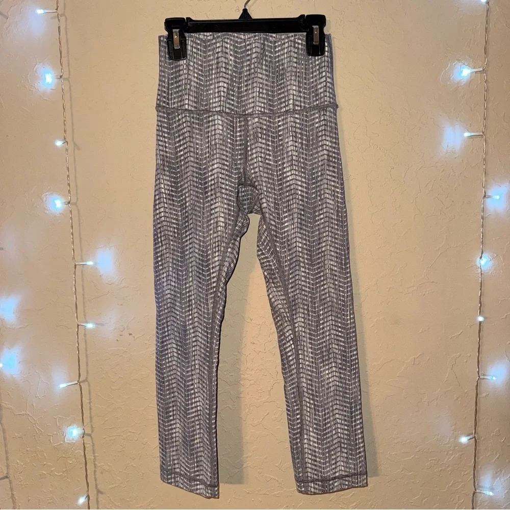 Lululemon Wonder Under High Rise - Picture 2 of 4